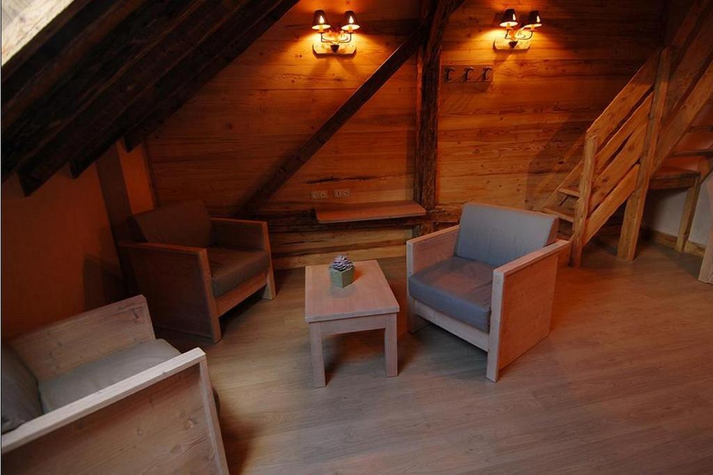 Chalet La Ferme De Noemie Mercury-Gémilly 객실 사진